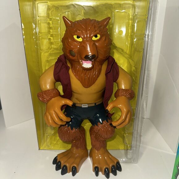 MANLEY TOY QUEST STRETCH SCREAMERS ELECTRONIC 14" WOLFMAN WITH BOX - Picture 2 of 16